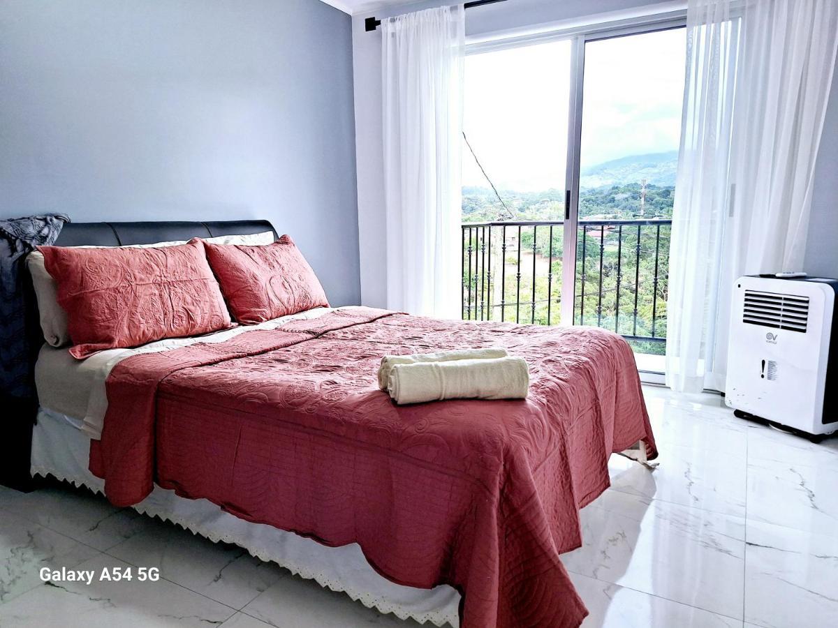 Victoria House Hostel San Isidro De El General Екстериор снимка